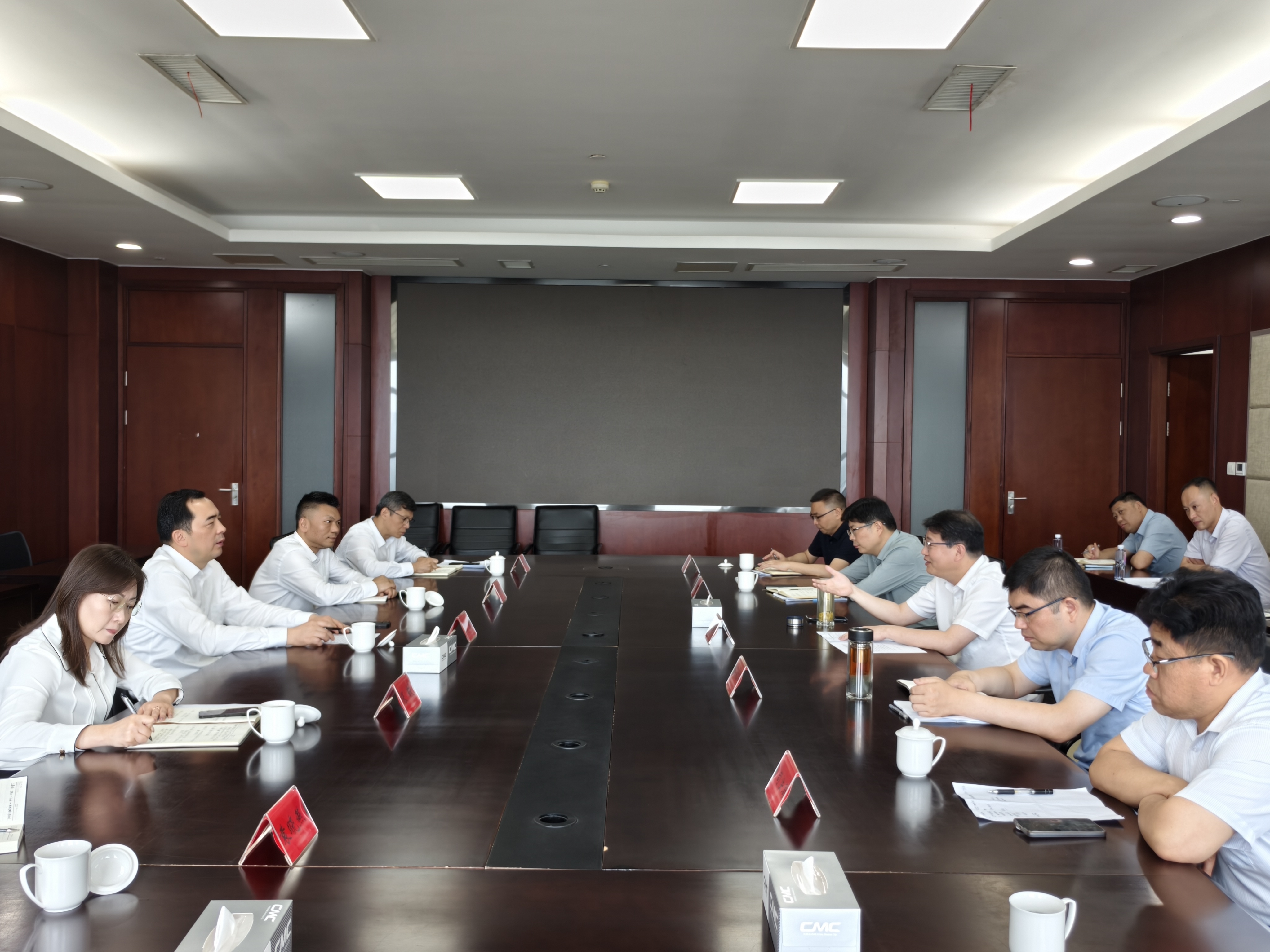 集團(tuán)黨委書記、董事長周君帶隊(duì)赴泰州高港推動(dòng)政企合作盤活存量資產(chǎn)